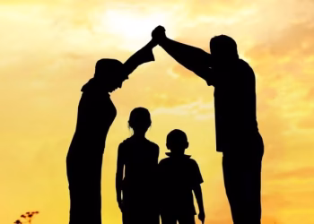 Muslim-Family-Kids-Finances-750×422