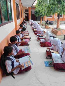 Krisis Literasi: Ratusan Siswa SMP Tidak Bisa Membaca - Guru | # Ironi | Potret Online