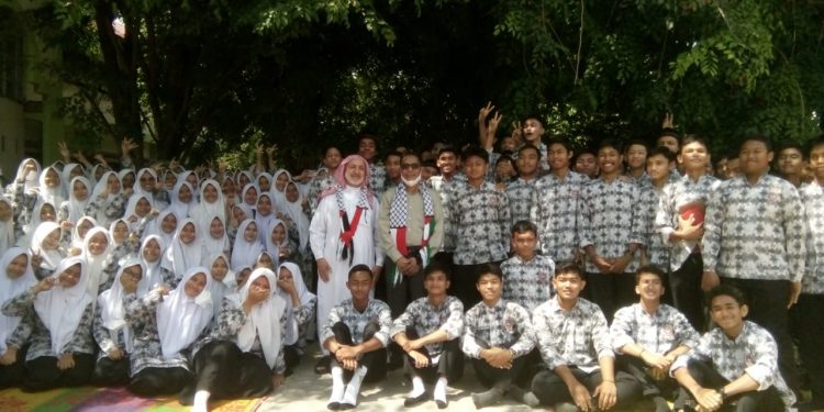 SMA N 1 Lhokseumawe Terima Kunjungan Safari Ramadhan  Ulama Palestina - 204D77CC 781B 45EB 9831 DD263F260A6F | Berita | Potret Online