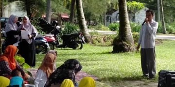 Pembagian Raport SDIT Muhammadiyah Manggeng di Alam Terbuka