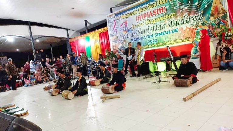 Kesenian Khas Simeulue Nandong Ditampilkan Siswa SMKN 3 Sinabang di Pentas Seni dan Budaya