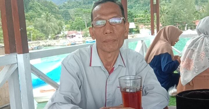 SEANDAINYA AKU TAK MENJADI GURU - 00C69E49 97E0 4154 ADC6 A78A56AF089E | Biografi | Potret Online