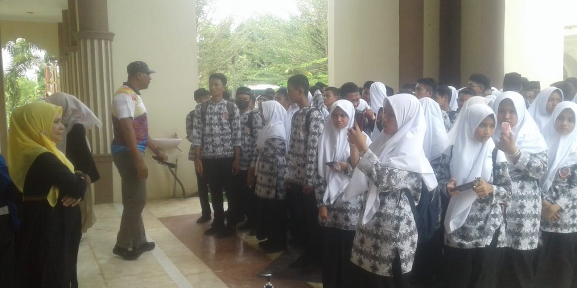 SISWA SMAN 1 LHOKSEUMAWE BELAJAR KURIKULUM MERDEKA DI SITUS KERAJAAN SAMUDRA PASAI