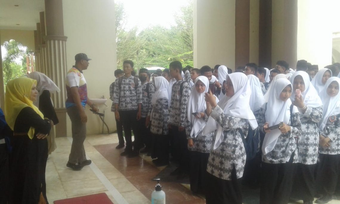 SISWA SMAN 1 LHOKSEUMAWE BELAJAR KURIKULUM MERDEKA DI SITUS KERAJAAN SAMUDRA PASAI