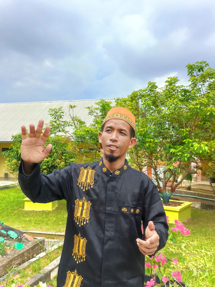 Untain Puisi-Puisi Ali Kusas | Potret Online