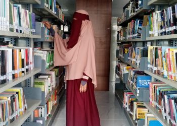 Sajak-Sajak Puti Asharaina K