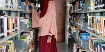 Sajak-Sajak Puti Asharaina K - DC2A9AAE 3EA9 4F9E 9B5F CDCDEDDD7C68 | POTRET Budaya | Potret Online