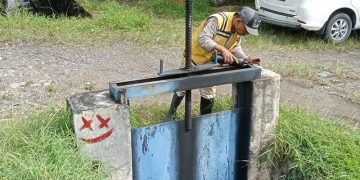 Dinas PUPR Banda Aceh Lakukan Pemeliharaan pada Pintu Air