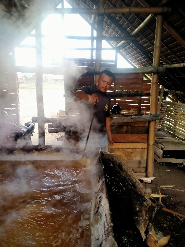 Menelusuri Pembuatan Garam Tradisional di Kabupaten Pidie
