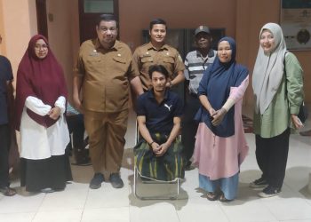 Penyandang Disabilitas di Banda Aceh Terima Alat Bantu Jalan