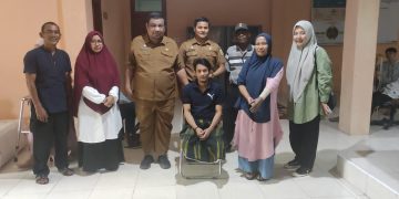 Penyandang Disabilitas di Banda Aceh Terima Alat Bantu Jalan