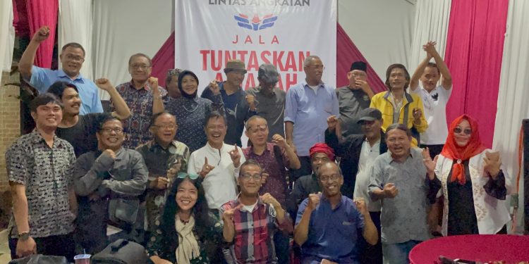 AKTIVIS JALA : TUNTASKAN AMANAH REFORMASI - 98AD9652 46E4 4F1B B5B3 342283A3CCC6 | Aktivis | Potret Online