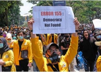 Mengulik Proses dan Protes Jalannya Legislasi di Parlemen