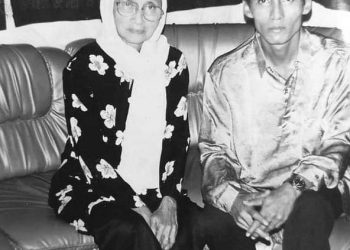 SETJUIL KENANGAN BERSAMA IBOE DAN GOEROE