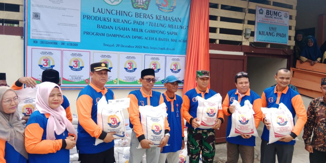 Bupati Aceh Selatan Launching Beras Kemasan Produksi Unit Usaha Kilang Padi Tulung Mulung BUMG Gampong Sapik