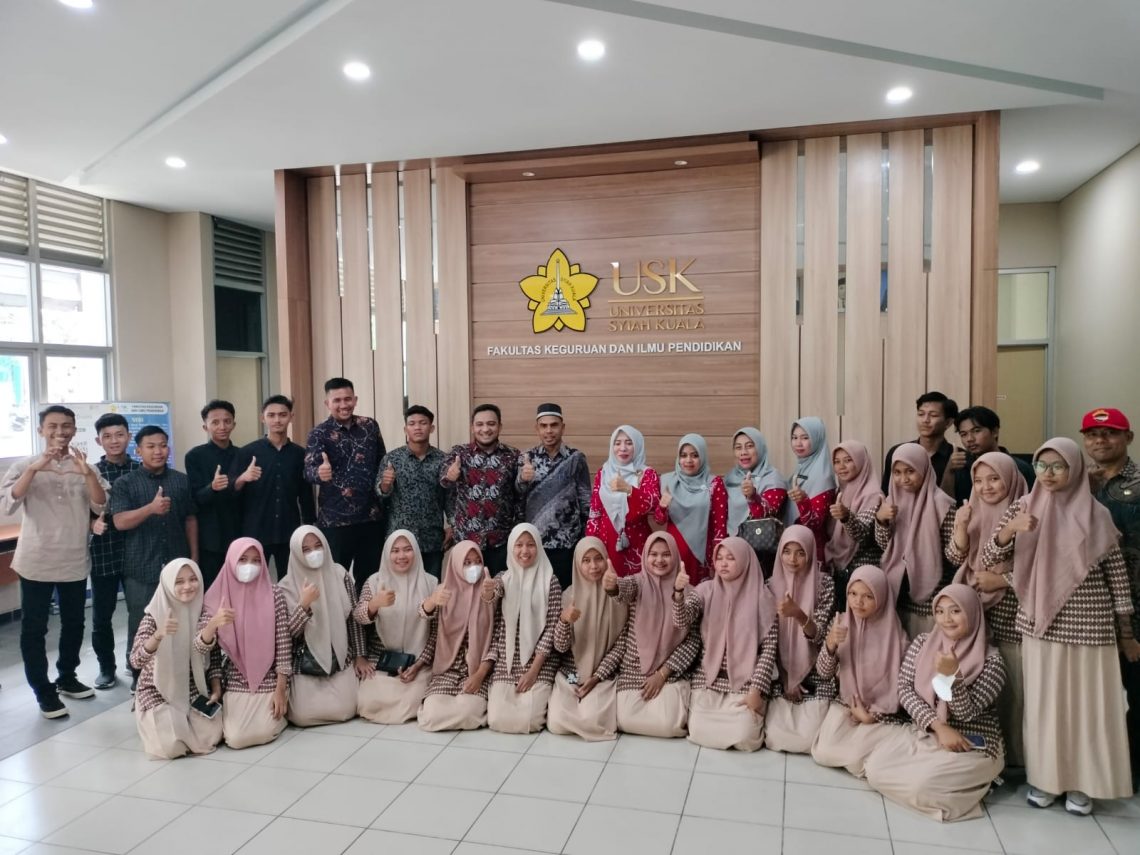 Ini Penyampaian Kajur Bahasa Inggris FKIP USK ke Siswa SMAN 1 Ranto Peureulak