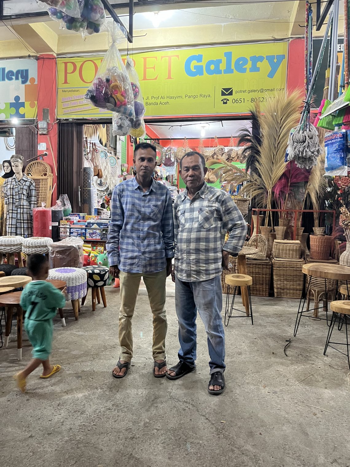 Bersama Redaktur Majalah Potret Bercerita di Remang Lampu Kota