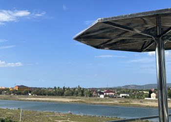 Ratapan Anak Pinggir Sungai