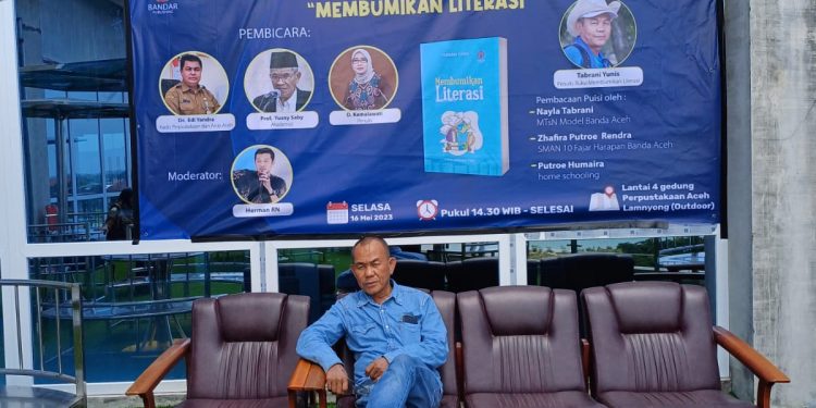 Menerbitkan Buku Kala Toko Buku Gulung Tikar