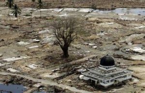 RENUNGAN PERINGATAN HARI TSUNAMI ACEH: - IMG_5222 | Aceh | Potret Online