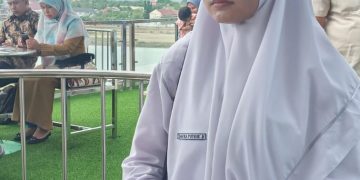 Senerai Puisi  Zhafira Putroe Rendra - c03401ed 9343 4293 8e70 741dd513154b | POTRET Budaya | Potret Online