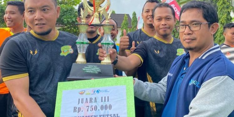 GTK SMAN 1 Tenggulun Raih Juara Satu Turnamen Futsal Piala Cabdisdik Aceh Tamiang - fc16d257 4f8f 4f5a b1e3 2cf86ed1b2bd | Aceh Tamiang | Potret Online