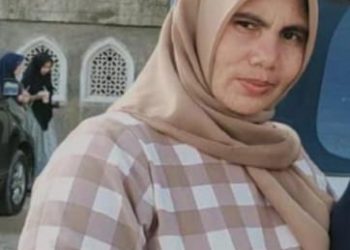 Perempuan Berjuang Melawan Bau Busuk