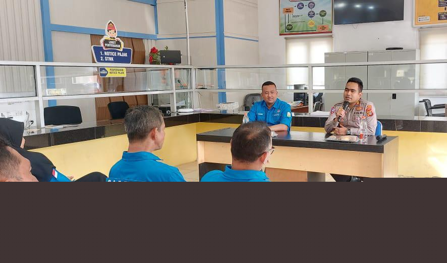 Samsat Kota Lhokseumawe: Pemanfaatan Bayar Pajak Kendaraan di Warkop oleh Warga Meningkat drastis.