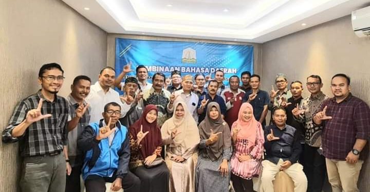 Workshop Pengembangan Bahasa Kluet Lahirkan Rekomendasi - 1b863a13 1872 4317 a673 7fb23cf82b17 | Aceh | Potret Online