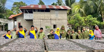 SDIT Muhammadiyah Manggeng Mempelajari Proses Pembuatan Ikan Asin - 09840927 c80b 4fff 9625 77acdcf4e057 | Aceh Barat Daya | Potret Online