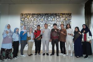 Akhir Desember, Buku “Puisi Cinta untuk Palestina” Diluncurkan di Pendopo Wali Kota Padang Panjang. - 8e8d190d 6c18 4b38 bb29 bc8d7e0a3c96 | Padang Panjang | Potret Online