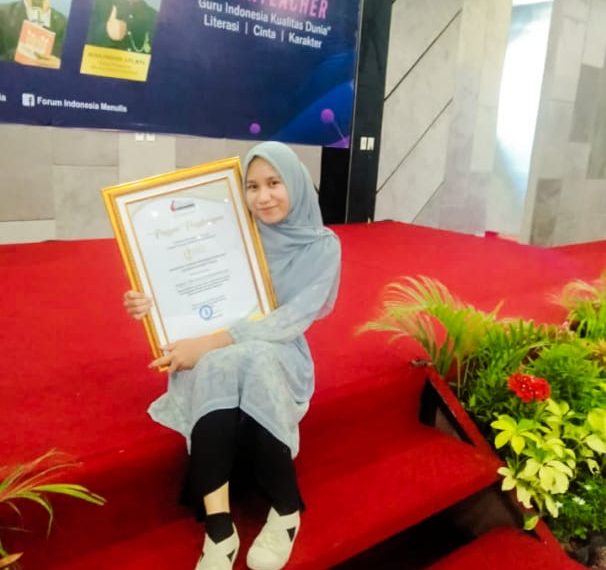 Memetik dan Berbagi Pengalaman Wisata Literasi Nasional 2024 Kepada Siswa dan Guru