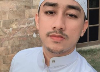 GURU MENGHADAPI GEMPURAN TEKNOLOGI INFORMASI DI ERA SOCIETY 5.0