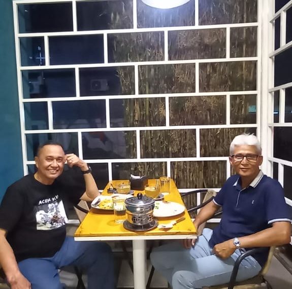 KRONIKA PEMILU DAN PERILAKU ELITE