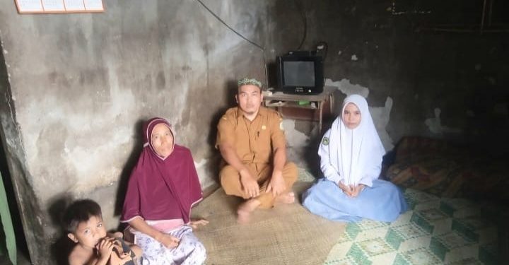 Junida, Tetap Semangat Bersekolah Walau Jalan Kaki Hingga 5 Km - e97c8969 3caa 46ff bea9 eaaf5d804928 | Aceh Selatan | Potret Online