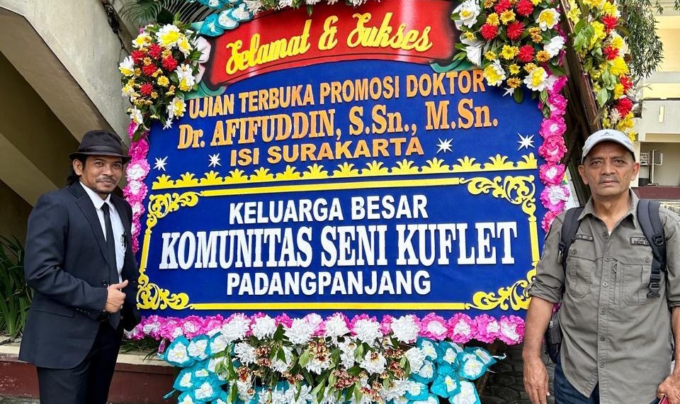 ALUMNI KUFLET RAIH GELAR DOKTOR SENI