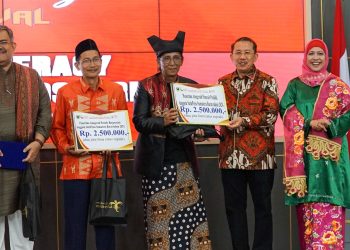 Pinto Janir, Sastrawan Multitalenta Meraih Penghargaan SatuPena