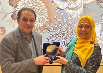 Denny JA Menerima Anugrah Literasi Budaya IMLF 2024 ( Cultural Literacy Award)