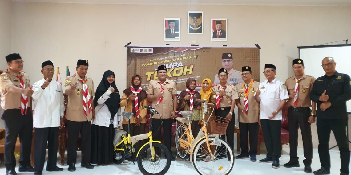 Kacabdisdik Bireuen Inisiasi Bantuan Sepeda untuk Siswa Miskin, Mukhlis Takabeya Respon Positif