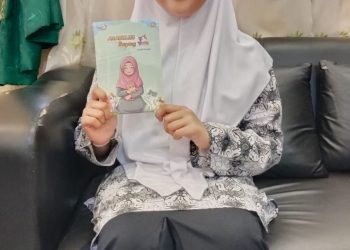 IZZAH SIREGAR SISWA SMAN 1 LHOKSEUMAWE LUNCURKAN BUKU CERITA ANAK