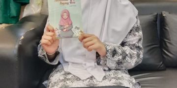 IZZAH SIREGAR SISWA SMAN 1 LHOKSEUMAWE LUNCURKAN BUKU CERITA ANAK - e2a8a6b3 47d0 4e48 8493 f9f49a76d902 | Literasi | Potret Online