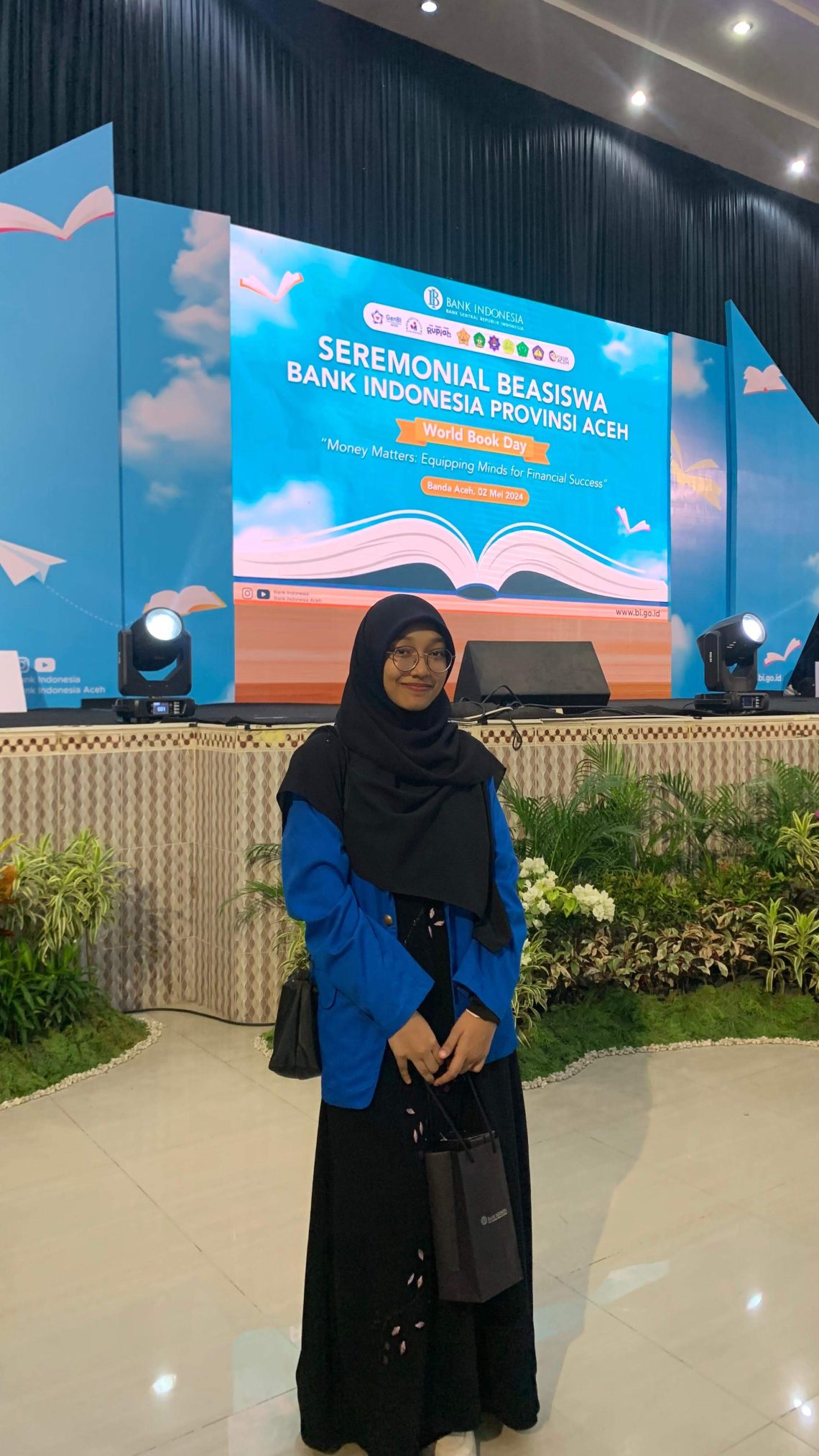 Pengemis Berkostum  Animasi di Banda Aceh