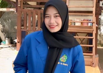 Remaja Perempuan yang Terpaksa Mengemis