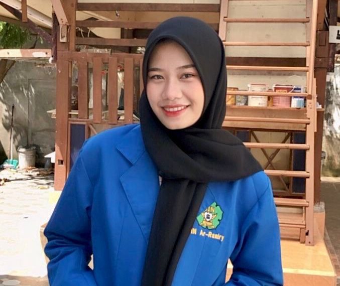 Remaja Perempuan yang Terpaksa Mengemis