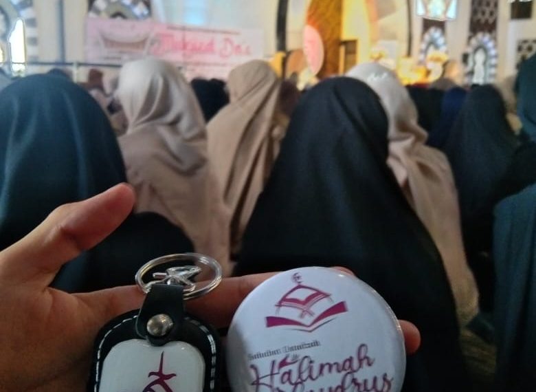 Terima Kasih Guruku Ustazah Halimah Alaydrus Tersayang, Telah Berkunjung ke Ranah Minang