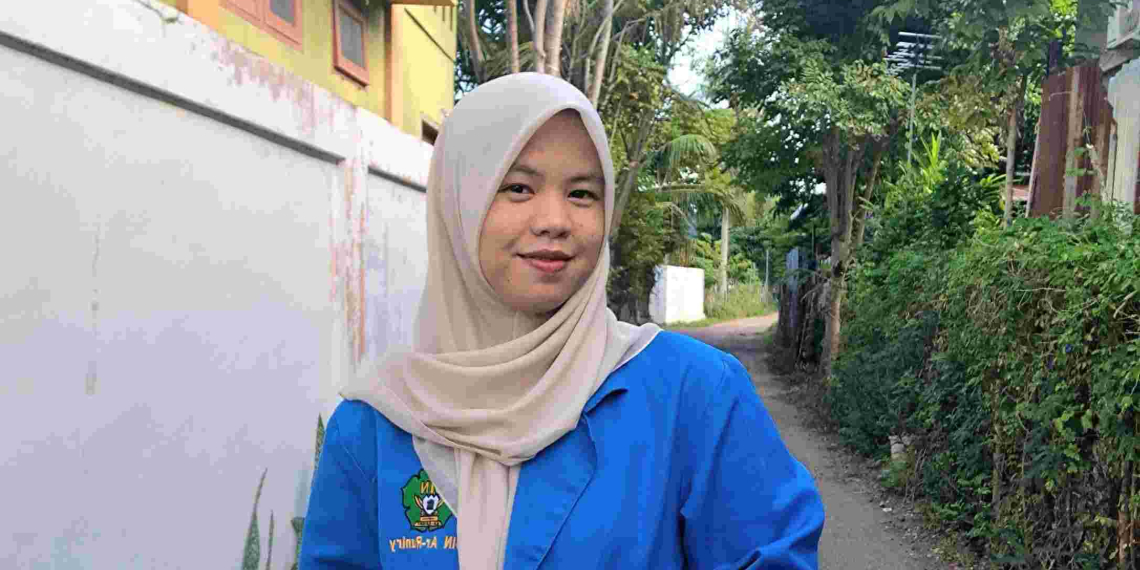 Ia Terpaksa Ngesot Mengais Rezeki Untuk Sehari-hari