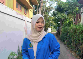 Ia Terpaksa Ngesot Mengais Rezeki Untuk Sehari-hari