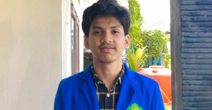 Bapak Tua Dengan Kursi Roda dan Surah Al-Ikhlas