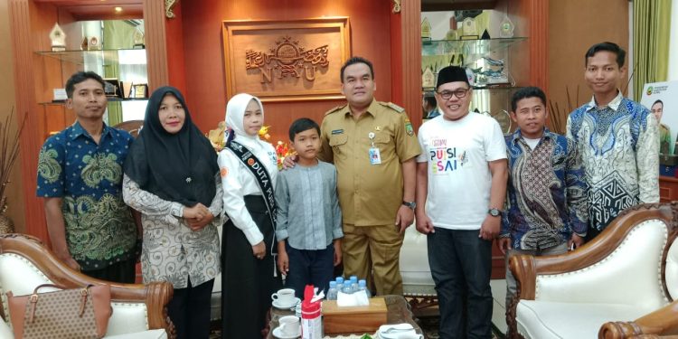 Duta Puisi Esai Nasional dari Jawa Tengah Sosialisasikan Puisi Esai di Blora, Jawa Tengah - b5b063ec 3b6d 49b8 a0eb 2787d50bab87 | Blora | Potret Online