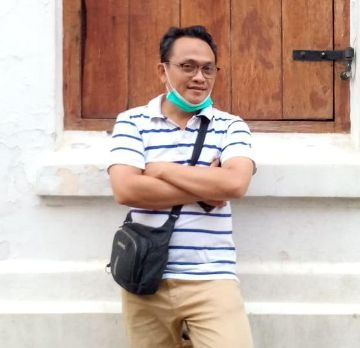 Kini Senja Berusaha Menikmati Mentari